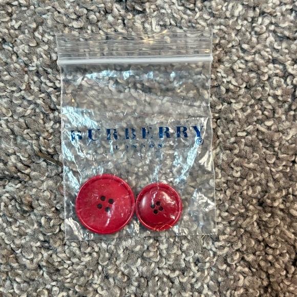 Burberry trench coat. - Picture 14 of 16